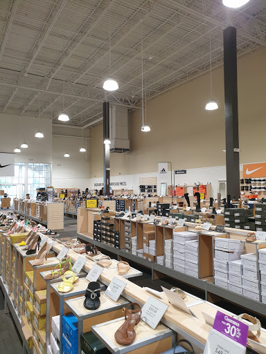 Shoe Store «DSW Designer Shoe Warehouse», reviews and photos, 1300 Huguenot Rd, Midlothian, VA 23113, USA