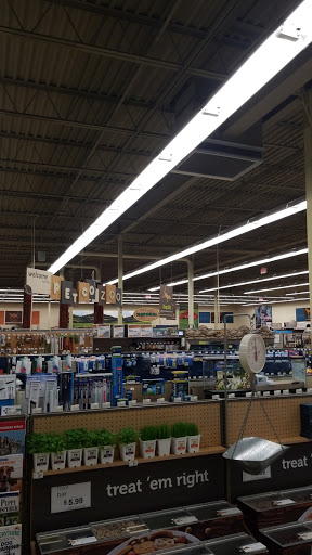 Pet Supply Store «Petco Animal Supplies», reviews and photos, 600 NE Vivion Rd, Kansas City, MO 64118, USA