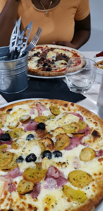 Pizza du Restaurant italien Lutetia pizza Saint-Brice à Saint-Brice-sous-Forêt - n°3