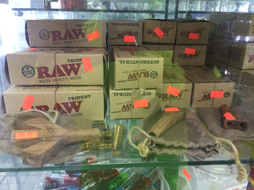 Tobacco Shop «Suwanee Smoke Shop», reviews and photos, 3033 Lawrenceville-Suwanee Rd, Suwanee, GA 30024, USA