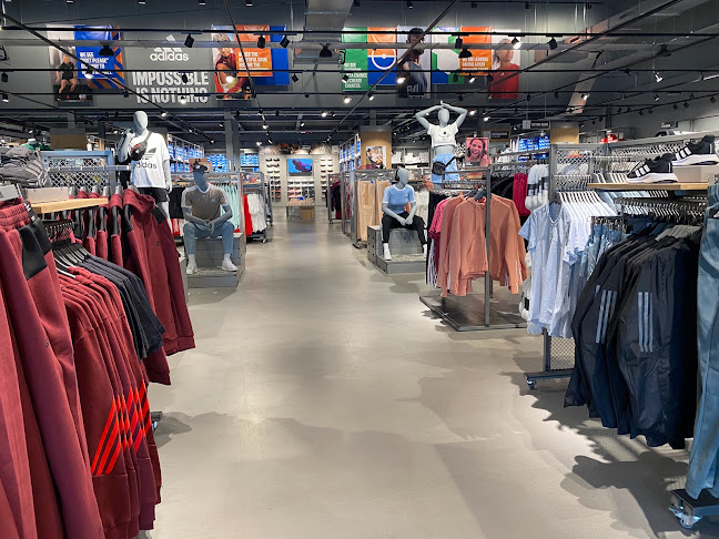 Comments and reviews of adidas Outlet Store East Kilbride