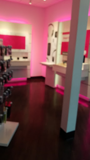 Cell Phone Store «T-Mobile», reviews and photos, 330 Rainier Ave S, Renton, WA 98057, USA