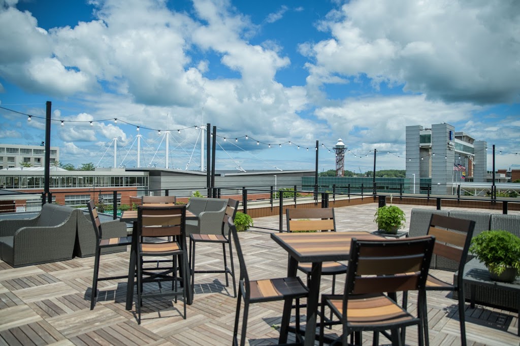 Pier 6 Rooftop Bar & Restaurant 16507