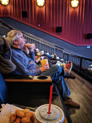 Movie Theater «Regal Cinemas Harbour View Grande 16», reviews and photos, 5860 Harbour View Blvd, Suffolk, VA 23435, USA