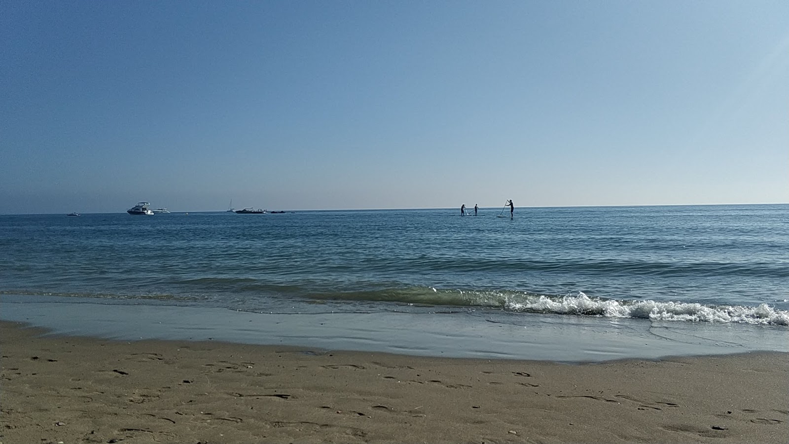 Fotografie cu Playa de la Vibora cu nivelul de curățenie înalt