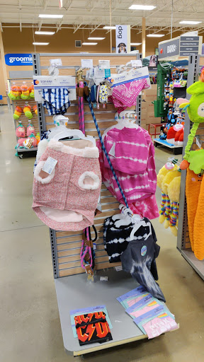 Pet Supply Store «PetSmart», reviews and photos, 2100 88th St, North Bergen, NJ 07047, USA
