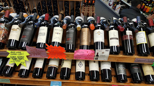 Liquor Store «Norwood Wines & Liquors», reviews and photos, 140 Nahatan St, Norwood, MA 02062, USA
