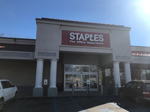 Office Supply Store «Staples», reviews and photos, 350 N Bedford Rd, Mt Kisco, NY 10549, USA