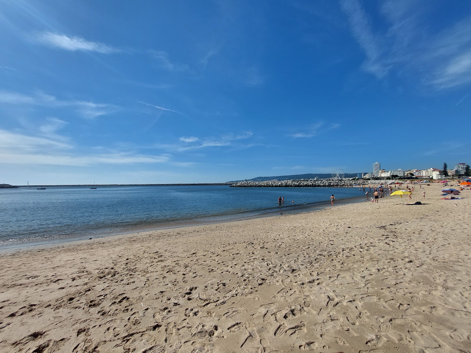 Foto di Praia do Cabedelinho con una superficie del sabbia beige