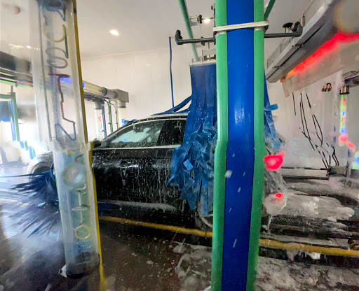 Car Wash «Rainbow Car Wash», reviews and photos, 225 W Old Country Rd, Hicksville, NY 11801, USA