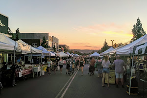 Kendall Yards Night Market