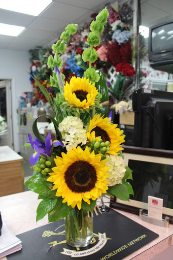 Florist «Twin Towers Florist *FLOWERS*», reviews and photos, 1000 Wilson Blvd m735, Arlington, VA 22209, USA