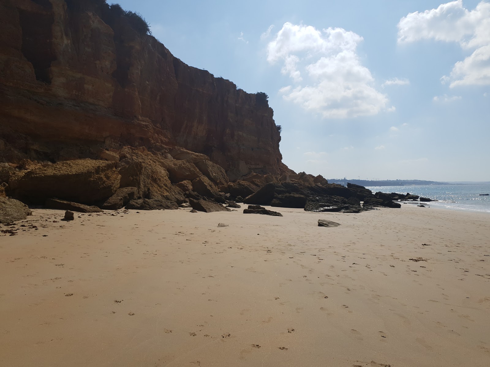 Zdjęcie Plaża Cala del Aceite położony w naturalnym obszarze