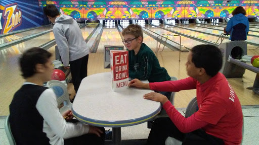 Bowling Alley «Brunswick Zone Turnersville Lanes», reviews and photos, 100 American Blvd, Turnersville, NJ 08012, USA