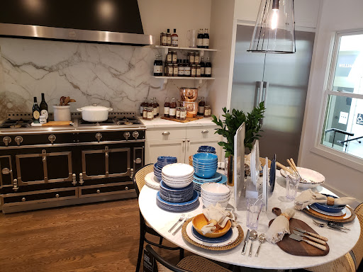 Kitchen Supply Store «Williams-Sonoma», reviews and photos, 605 Broadway, Sonoma, CA 95476, USA