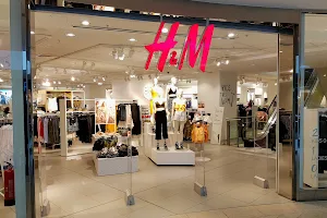 H&M image