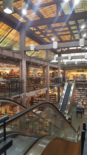 Shopping Mall «Marina Pacifica Mall», reviews and photos, 6272 E Pacific Coast Hwy, Long Beach, CA 90803, USA