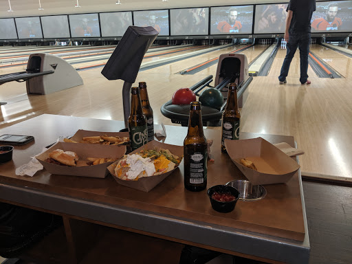 Bowling Alley «Cloverleaf Lanes», reviews and photos, 5619 Brecksville Rd, Independence, OH 44131, USA