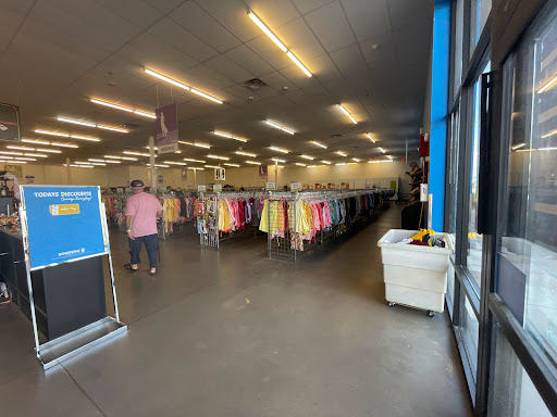 Thrift Store «83rd Ave & Grand Goodwill Retail Store & Donation Center», reviews and photos