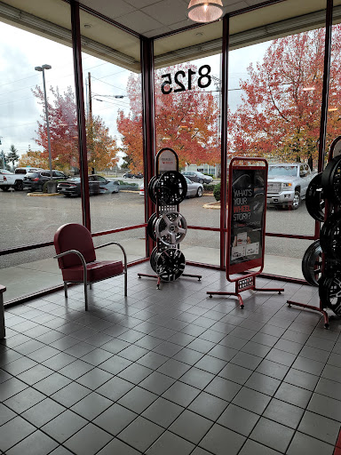 Tire Shop «Discount Tire Store - Everett, WA», reviews and photos, 8125 Evergreen Way, Everett, WA 98203, USA