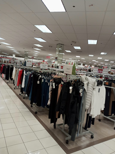 Clothing Store «Burlington Coat Factory», reviews and photos, 3800 US-98 #510, Lakeland, FL 33809, USA