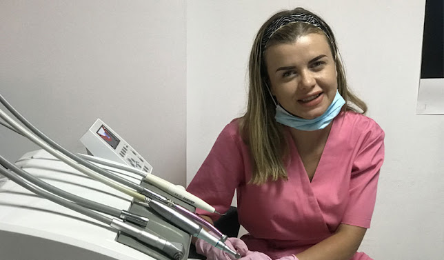 Opinii despre Cabinet Stomatologic Arad - Dr. Hîrlav Mădălina în <nil> - Dentist