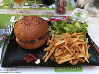 Hamburger du Restaurant Ô Cantou Va Bien à Lacapelle-Marival - n°2