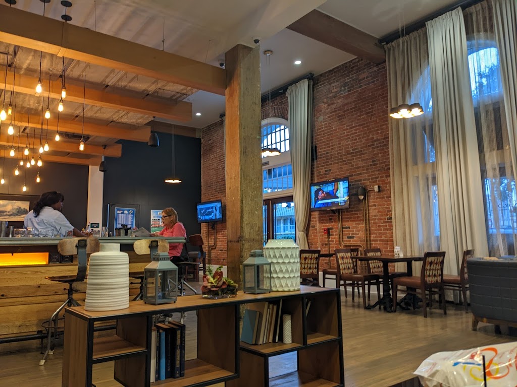 Five Oaks Taproom 31401