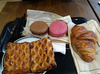 Croissant du Restaurant servant le petit-déjeuner PAUL à Paris - n°5