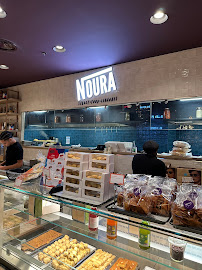 Atmosphère du Restaurant libanais Noura Street Food La Défense 4 Temps à Puteaux - n°9
