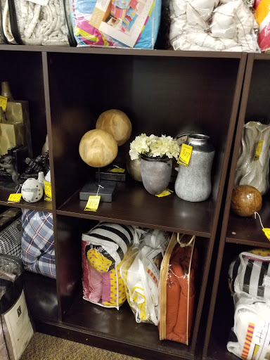 Furniture Store «The Furniture Mart - Fridley», reviews and photos, 5401 E River Rd Service Road, Fridley, MN 55421, USA