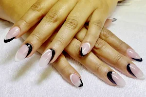 Oasis Nails image