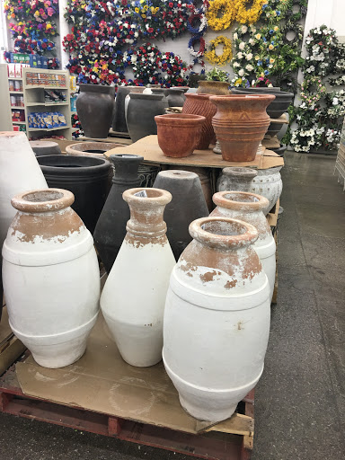 Home Goods Store «Old Time Pottery Clarksville», reviews and photos, 951 E Lewis and Clark Pkwy, Clarksville, IN 47129, USA