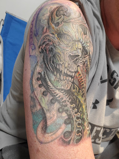 Tattoo Shop «Tattoo Tech», reviews and photos, 5350 N Springboro Pike, Moraine, OH 45439, USA