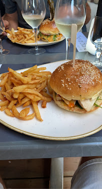 Hamburger du Restaurant Le (Petit) Cheval Blanc à Ajaccio - n°10