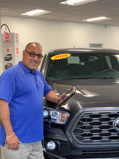 Car Dealer «Greentree Toyota», reviews and photos, 87 Federal Rd, Danbury, CT 06811, USA