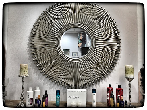 Beauty Salon «Rudy Del Cid Beauty Salon», reviews and photos, 7251 Owensmouth Ave, Canoga Park, CA 91303, USA