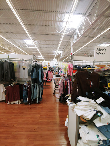 Department Store «Walmart Supercenter», reviews and photos, 30729 Lyon Center Dr, New Hudson, MI 48165, USA