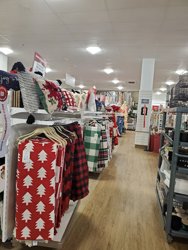 Department Store «HomeGoods», reviews and photos, 558 New York Ave, Lyndhurst, NJ 07071, USA