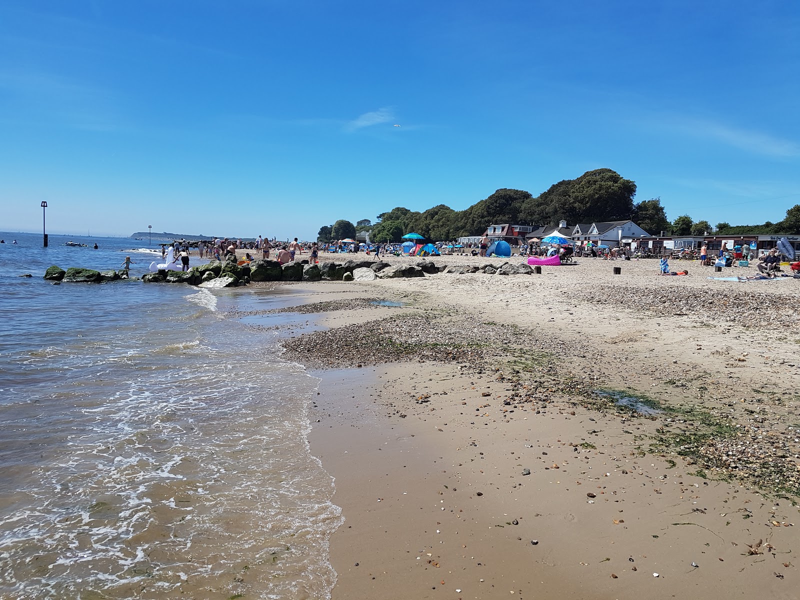 Photo de Plage d'Avon avec rivage droit, long