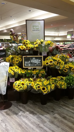 Grocery Store «Safeway», reviews and photos, 2090 Harbison Dr, Vacaville, CA 95687, USA