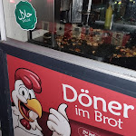 Photo n°1 de l'avis de Kuppelstrom. fait le 13/12/2022 à 04:11 sur le  Bistro Mola Chicken Gemüse Kebap und Fisch Gerichte à Berlin