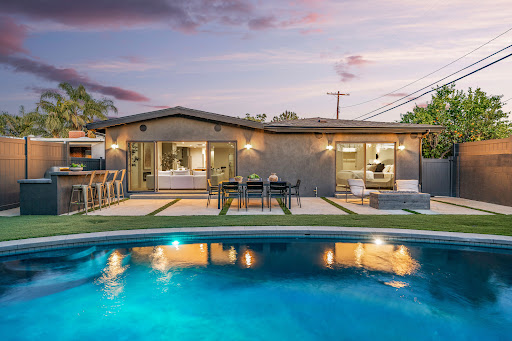 Neveen Farah - LA Real Estate Broker image