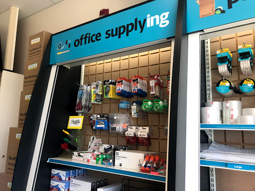 Shipping and Mailing Service «The UPS Store», reviews and photos, 2009 W Broadway Ave #400, Forest Lake, MN 55025, USA