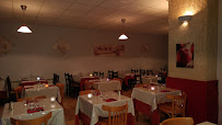 Atmosphère du Bar restaurant De la Place à La Palud-sur-Verdon - n°5