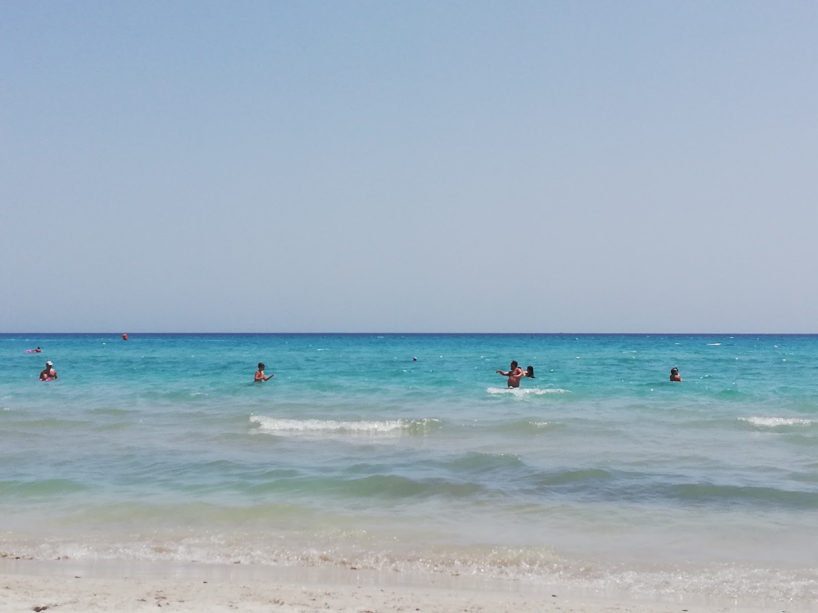 Φωτογραφία του Mahdia beach III με μακρά ευθεία ακτή