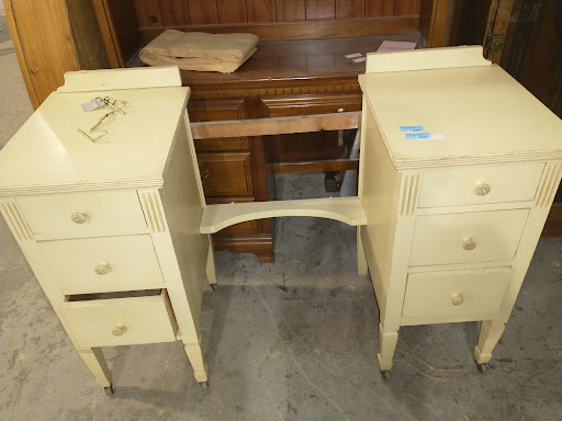 Donations Center «Milwaukee Habitat for Humanity ReStore», reviews and photos