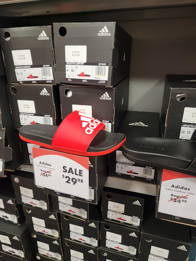 Shoe Store «Shoe Carnival», reviews and photos, 511 S Plano Rd, Richardson, TX 75081, USA