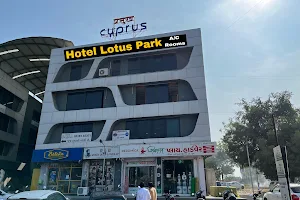 hotel lotus park image
