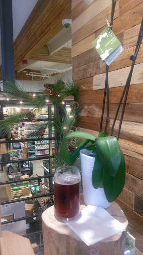 Grocery Store «Main & Vine», reviews and photos, 5010 Point Fosdick Dr NW, Gig Harbor, WA 98335, USA